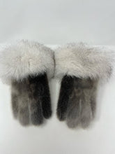Load image into Gallery viewer, Sealskin Gloves
